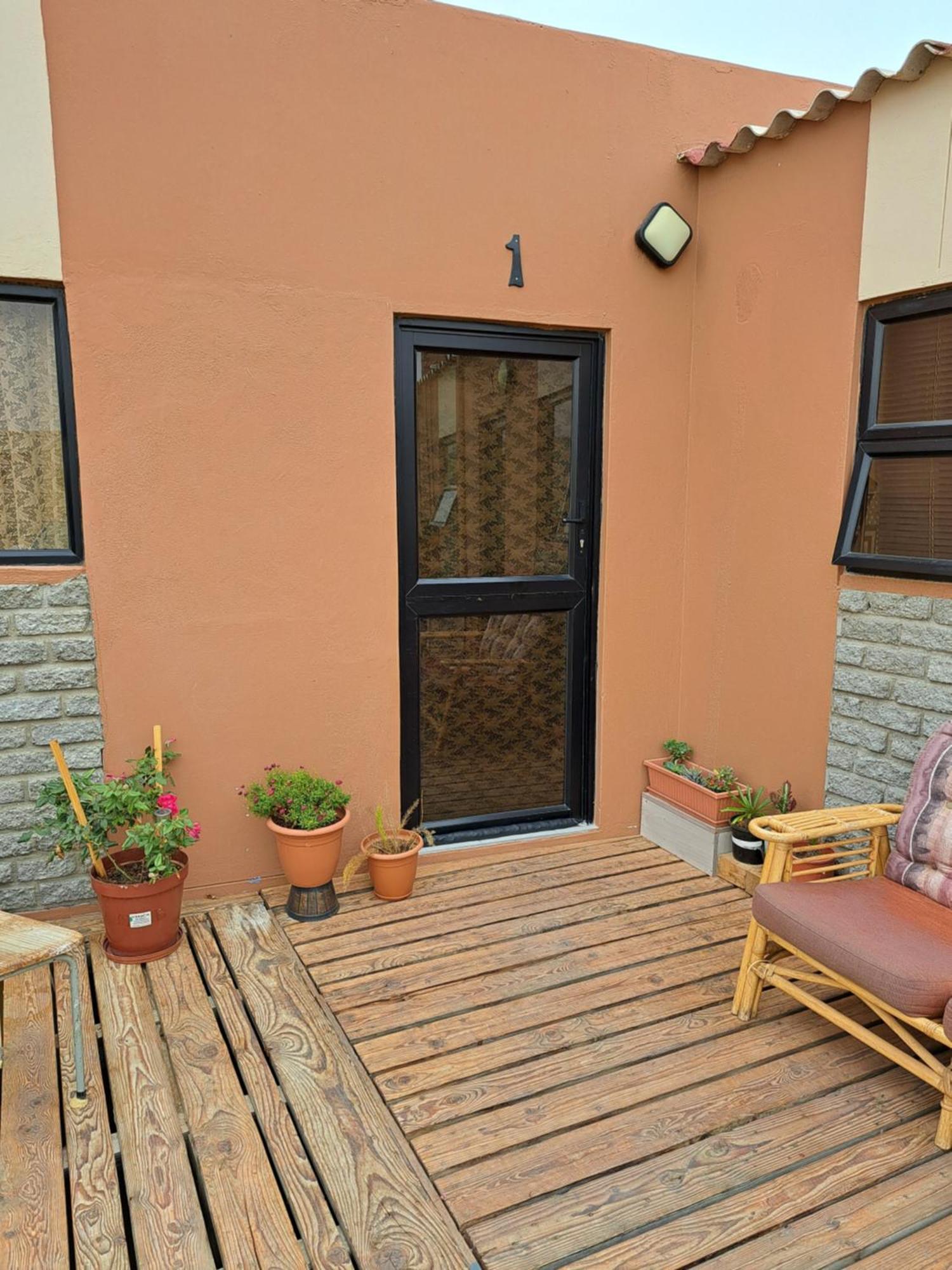 Ferienwohnung 2Fiftysix On Second Lüderitz Exterior foto